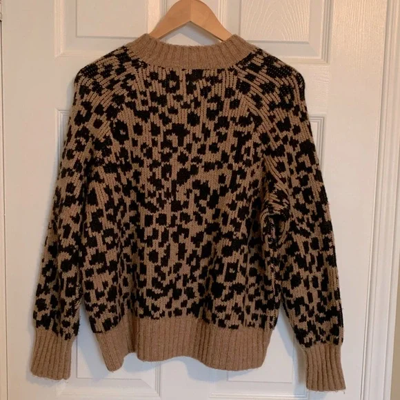 Patterned Sweater - Picture 5 of 9